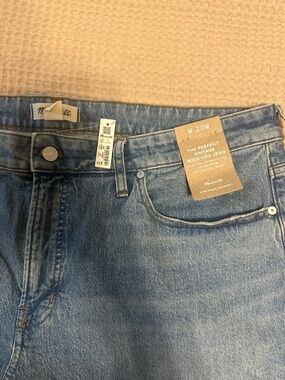 Madewell Relaxed Wide-Leg Jeans in Light Blue Denim